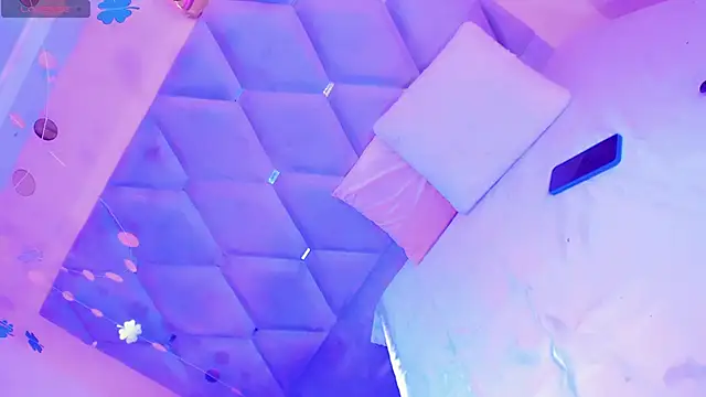 Snapshot of EmmaSweet23 chatting on March 2026 08:01:02 PM EmmaSweet23 online show from March 2026 08:01:02 PM