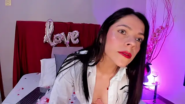 Snapshot of AnnaBroooks chatting on February 2026 11:23:02 PM AnnaBroooks online show from February 2026 11:23:02 PM