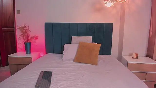 Snapshot of AnnaBroooks chatting on March 2026 10:04:02 PM AnnaBroooks online show from March 2026 10:04:02 PM