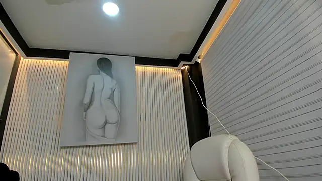 VenusColeman  online show from February 2026 08:32:02 PM