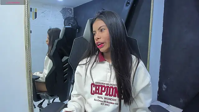 Snapshot of ZoehPeterr_ chatting on March 2026 05:22:01 AM ZoehPeterr online show from March 2026 05:22:01 AM