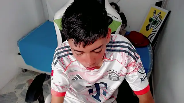 Liarr  online show from February 2026 08:01:01 PM