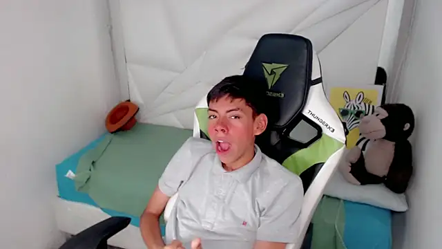 Liarr  online show from February 2026 08:05:01 PM