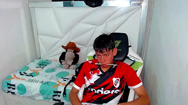 Liarr  online show from March 2026 08:04:01 PM