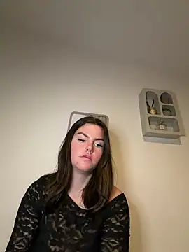 kiaraaaa75 online show from February 2026 05:32:01 PM