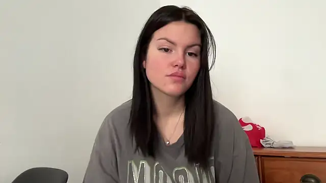 kiaraaaa75 online show from March 2026 01:57:02 PM