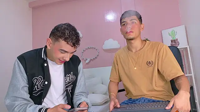 Duolistt   online show from February 2026 12:43:02 PM