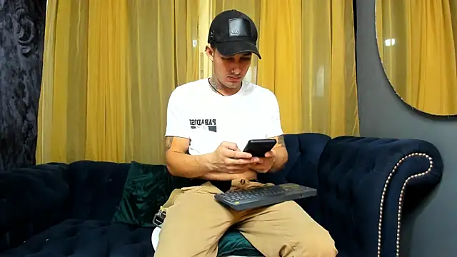 Snapshot of _angel_rivera chatting on July 2026 01:12:01 AM angel rivera online show from July 2026 01:12:01 AM