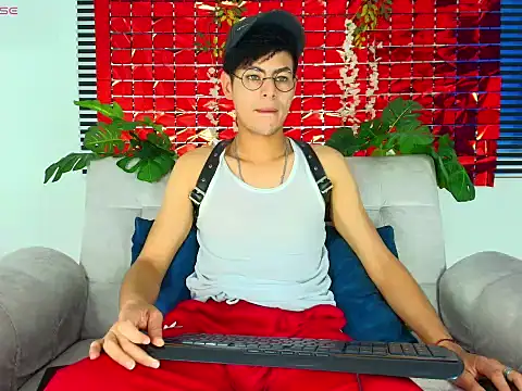 ThiiagoSaeenz online show from February 2026 02:46:02 PM