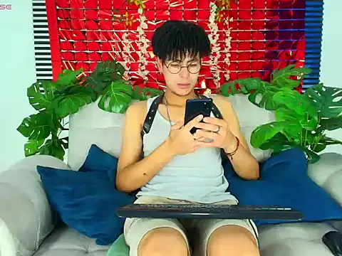 ThiiagoSaeenz online show from February 2026 03:31:02 PM