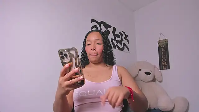 Nia13 online show from February 2026 06:00:02 AM