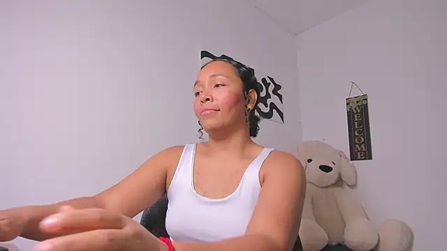 Nia13 online show from March 2026 07:15:01 AM