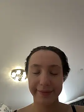 MiaTee online show from February 2026 03:43:02 AM