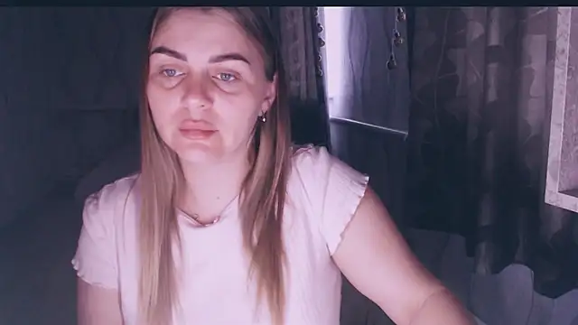 Snapshot of MagicKatarina_ chatting on March 2026 04:18:01 AM MagicKatarina online show from March 2026 04:18:01 AM