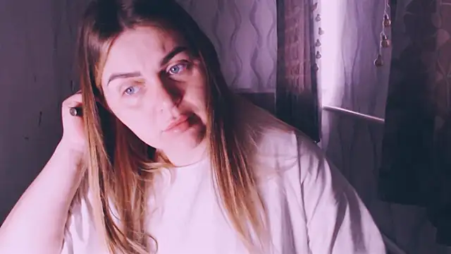 Snapshot of MagicKatarina_ chatting on March 2026 04:23:01 AM MagicKatarina online show from March 2026 04:23:01 AM