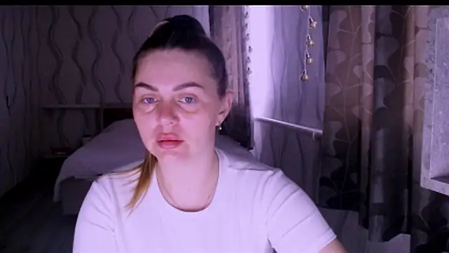 Snapshot of MagicKatarina_ chatting on April 2026 06:03:02 AM MagicKatarina online show from April 2026 06:03:02 AM