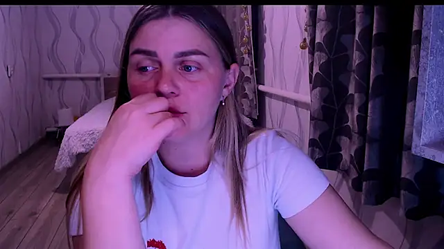 Snapshot of MagicKatarina_ chatting on April 2026 06:39:01 PM MagicKatarina online show from April 2026 06:39:01 PM