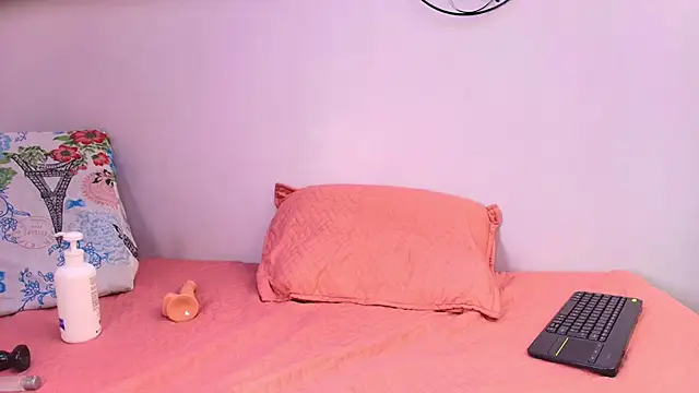 melany roberts  online show from February 2026 03:13:01 AM