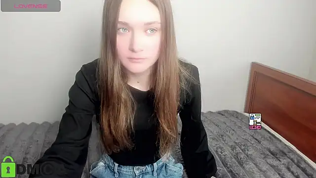 Snapshot of Elina_X chatting on May 2026 01:05:01 PM Elina X online show from May 2026 01:05:01 PM