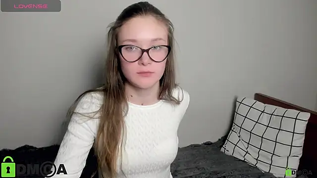 Snapshot of Elina_X chatting on May 2026 04:15:02 PM Elina X online show from May 2026 04:15:02 PM