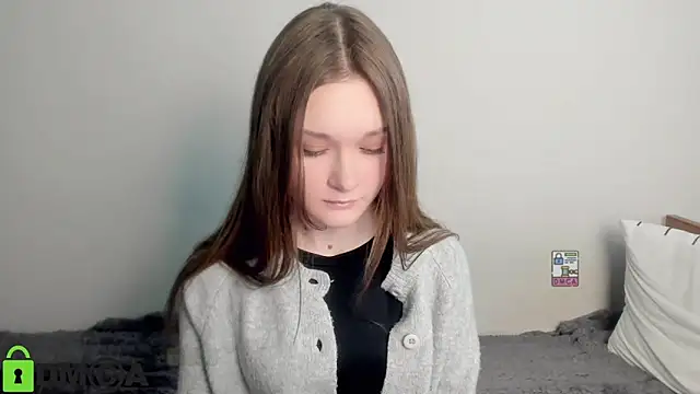 Snapshot of Elina_X chatting on May 2026 01:40:01 PM Elina X online show from May 2026 01:40:01 PM