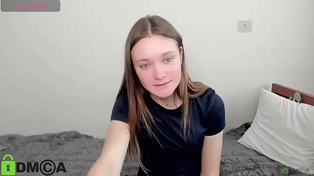 Snapshot of Elina_X chatting on May 2026 01:17:01 PM Elina X online show from May 2026 01:17:01 PM