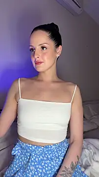 Evayra online show from March 2026 08:15:01 PM