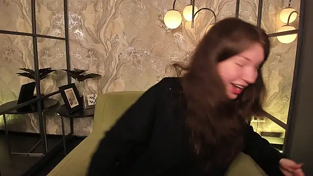 Luna Tide online show from March 2026 02:58:02 PM