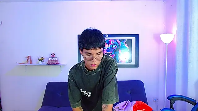 Maecum18 online show from May 2026 08:58:02 PM