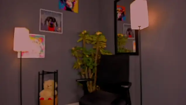 Olivia Thomson  online show from February 2026 03:10:01 AM