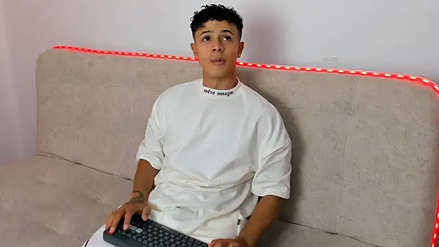  Alex Colton online show from May 2026 10:05:02 PM