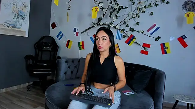 Mia Davis   online show from June 2026 11:52:02 AM