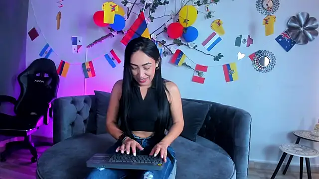 Mia Davis   online show from June 2026 12:08:01 PM