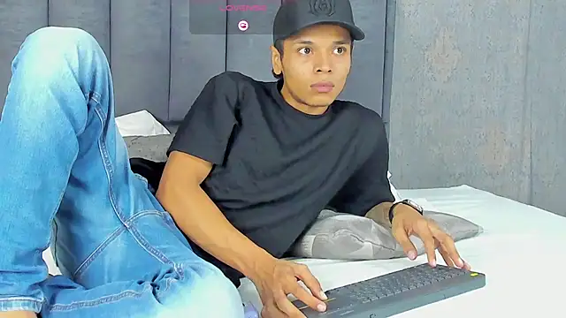 Alejandroo Montenegro online show from March 2026 01:23:01 AM