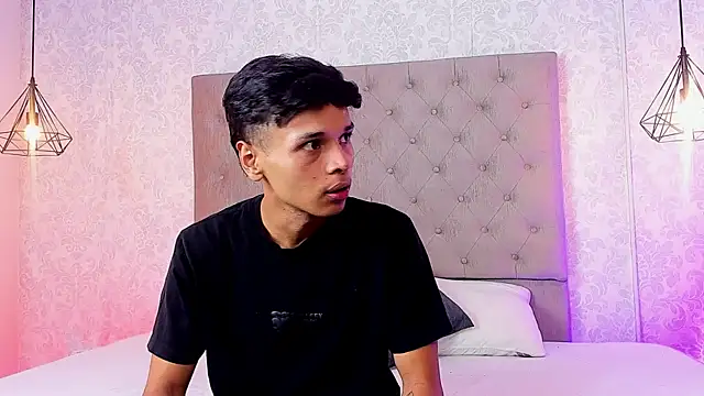 Alejandroo Montenegro online show from May 2026 12:15:02 AM