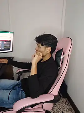Alejandroo Montenegro online show from June 2026 09:39:01 PM
