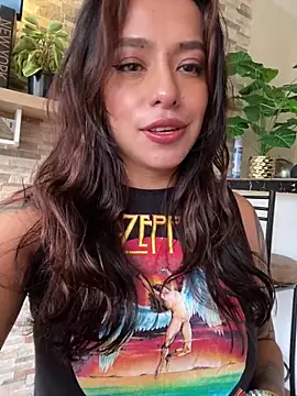 Snapshot of foxxy_lover chatting on April 2026 07:58:01 PM foxxy lover online show from April 2026 07:58:01 PM
