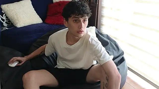 mrpicklesx23 online show from February 2026 07:52:02 PM