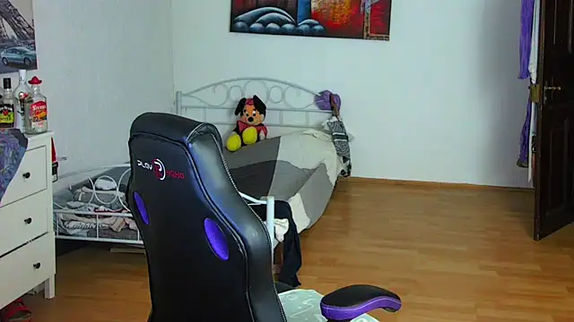 Snapshot of Sylly chatting on December 2025 08:52:02 AM Sylly online show from December 2025 08:52:02 AM