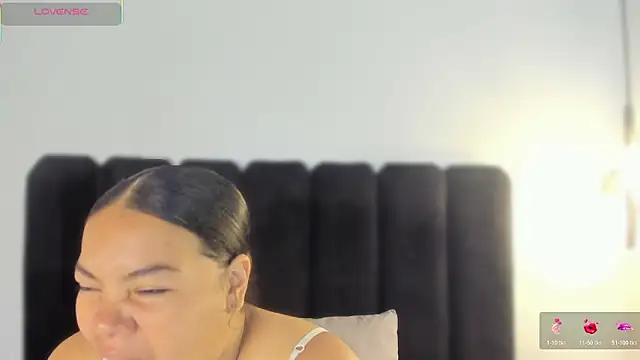 Snapshot of Amaranoir- chatting on March 2026 03:45:01 AM Amaranoir- online show from March 2026 03:45:01 AM