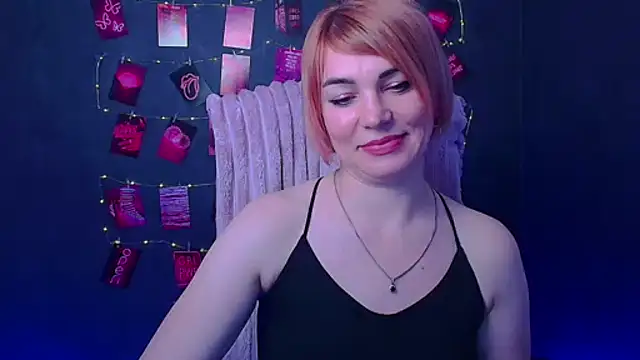 CuttieEmma online show from April 2026 11:46:02 PM