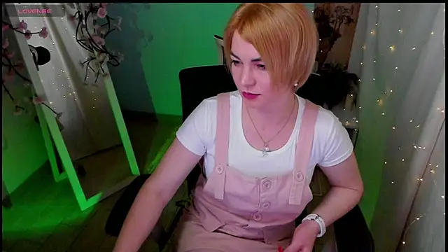 CuttieEmma online show from May 2026 07:35:02 AM
