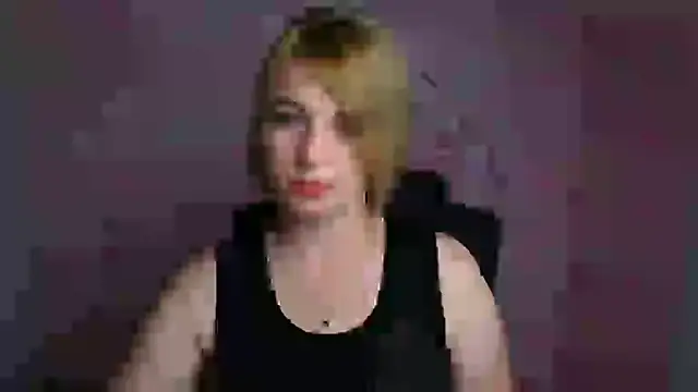 Snapshot of CuttieEmma chatting on June 2026 05:25:01 AM CuttieEmma online show from June 2026 05:25:01 AM