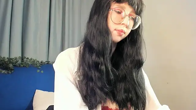 Snapshot of CosmicGleam chatting on May 2026 09:10:02 PM CosmicGleam online show from May 2026 09:10:02 PM