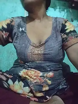 Romantic-Couple999 online show from June 2026 06:33:01 AM