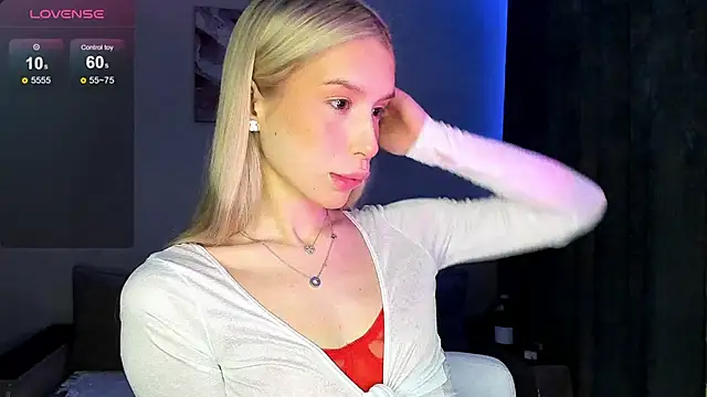 Elysia kiss online show from March 2026 02:04:01 AM