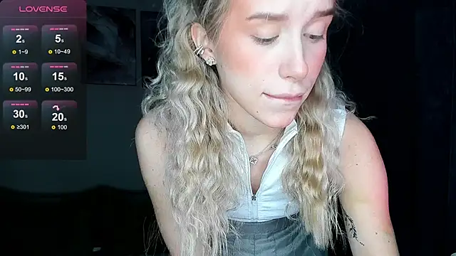 Elysia kiss online show from March 2026 02:05:02 AM