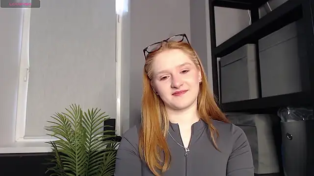 Snapshot of AmandaWatts chatting on February 2026 06:36:02 AM AmandaWatts online show from February 2026 06:36:02 AM