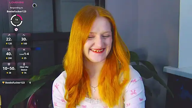 Snapshot of AmandaWatts chatting on April 2026 05:35:01 AM AmandaWatts online show from April 2026 05:35:01 AM