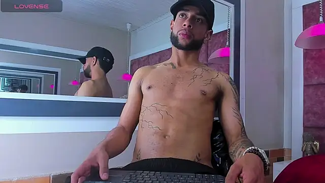 Aiden Cash7 online show from February 2026 04:22:01 AM